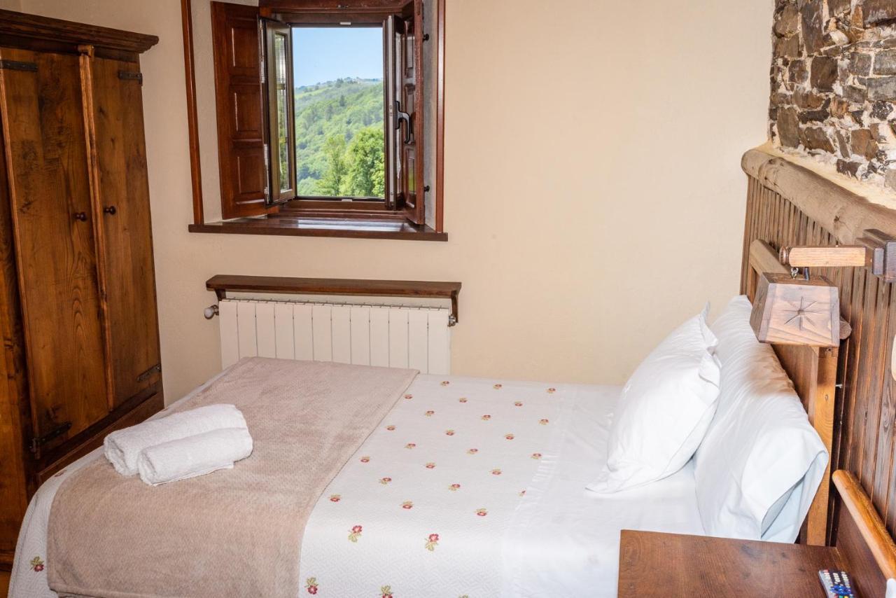 Apartamentos Rurales Casa Riveras Santa Eulalia de Oscos Buitenkant foto