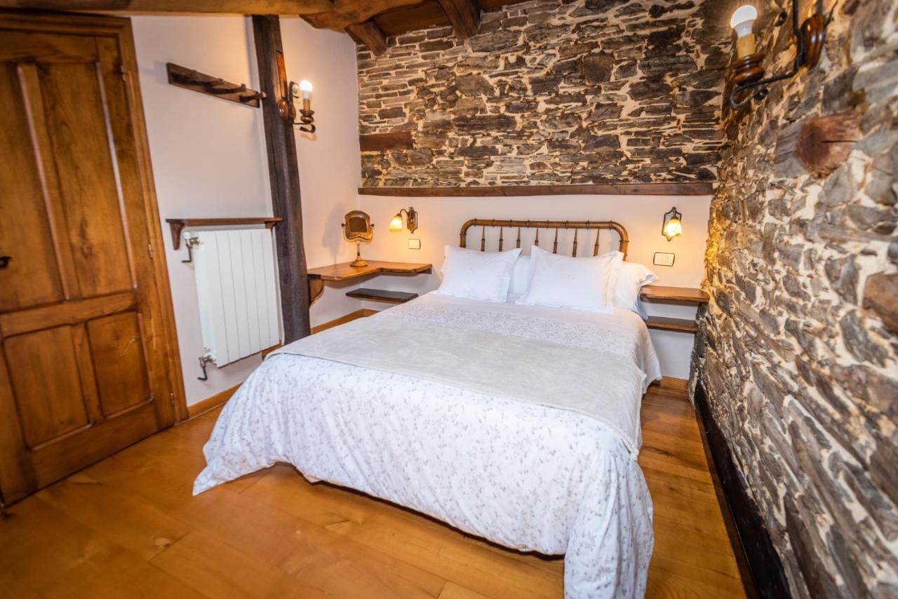 Apartamentos Rurales Casa Riveras Santa Eulalia de Oscos Buitenkant foto