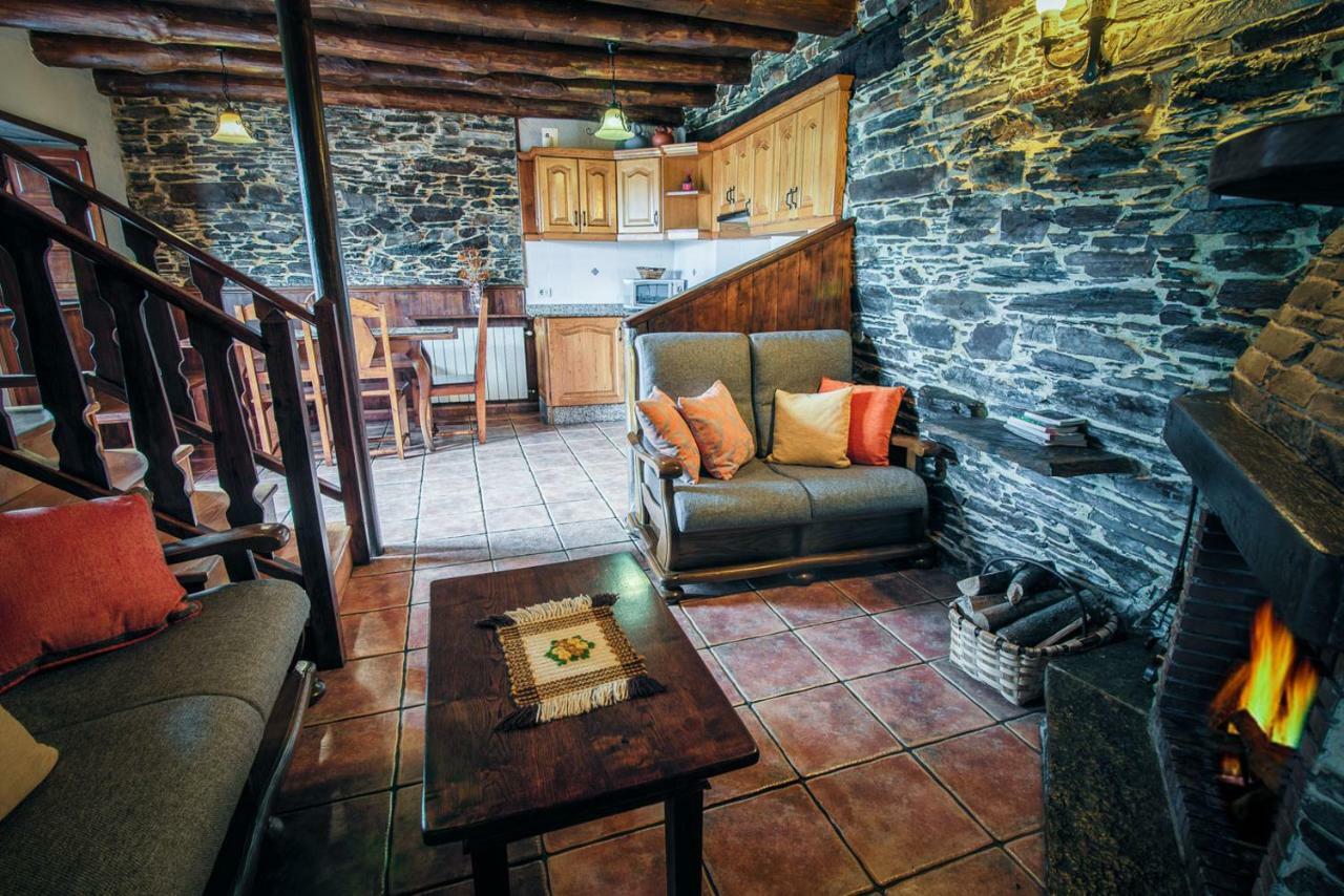 Apartamentos Rurales Casa Riveras Santa Eulalia de Oscos Buitenkant foto
