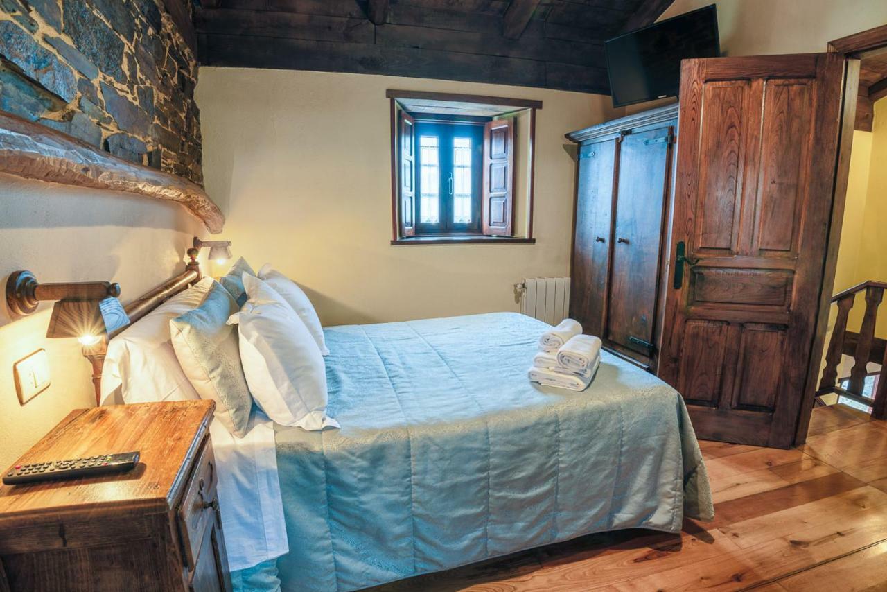Apartamentos Rurales Casa Riveras Santa Eulalia de Oscos Buitenkant foto